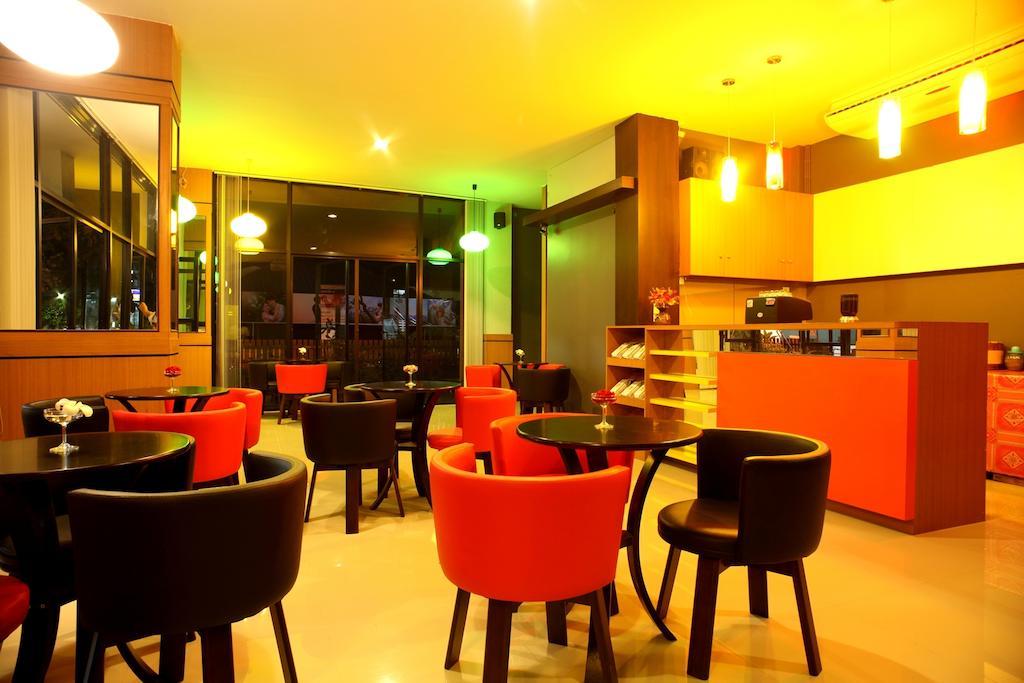 The Corner Hotel (Adults Only) Τσιανγκ Ράϊ Εξωτερικό φωτογραφία