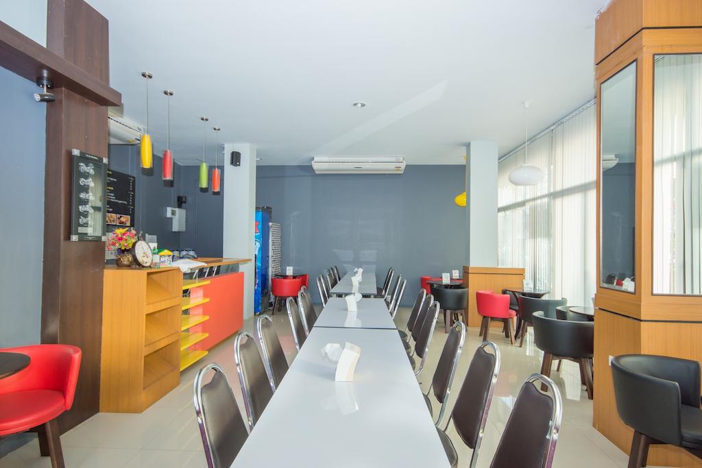 The Corner Hotel (Adults Only) Τσιανγκ Ράϊ Εξωτερικό φωτογραφία