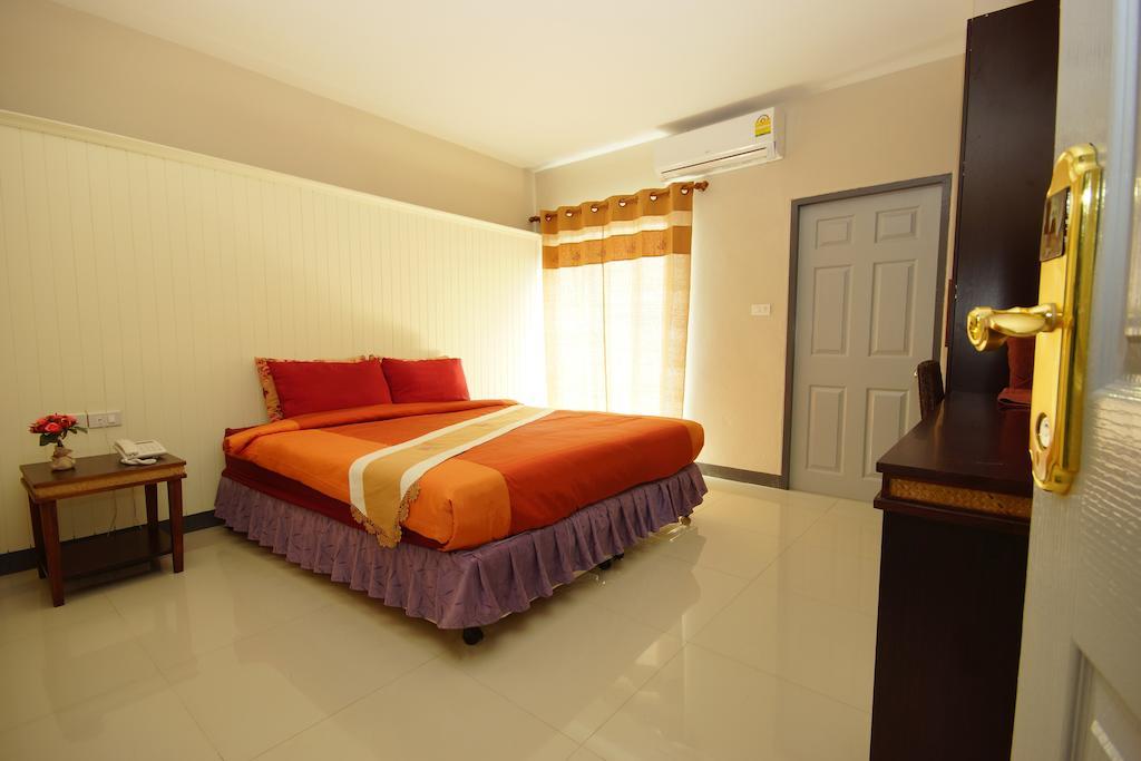 The Corner Hotel (Adults Only) Τσιανγκ Ράϊ Εξωτερικό φωτογραφία
