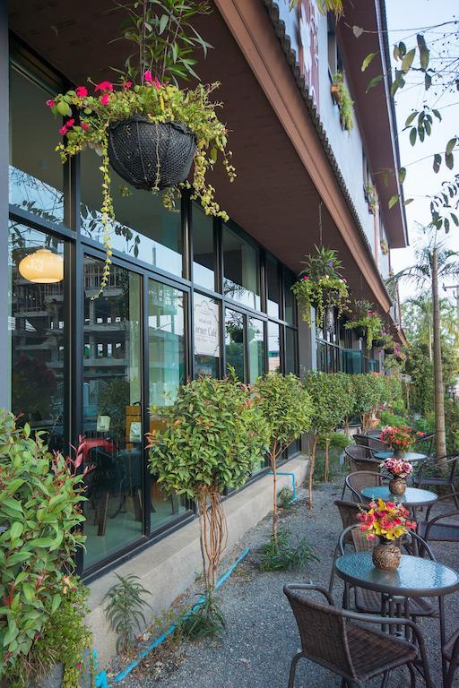 The Corner Hotel (Adults Only) Τσιανγκ Ράϊ Εξωτερικό φωτογραφία